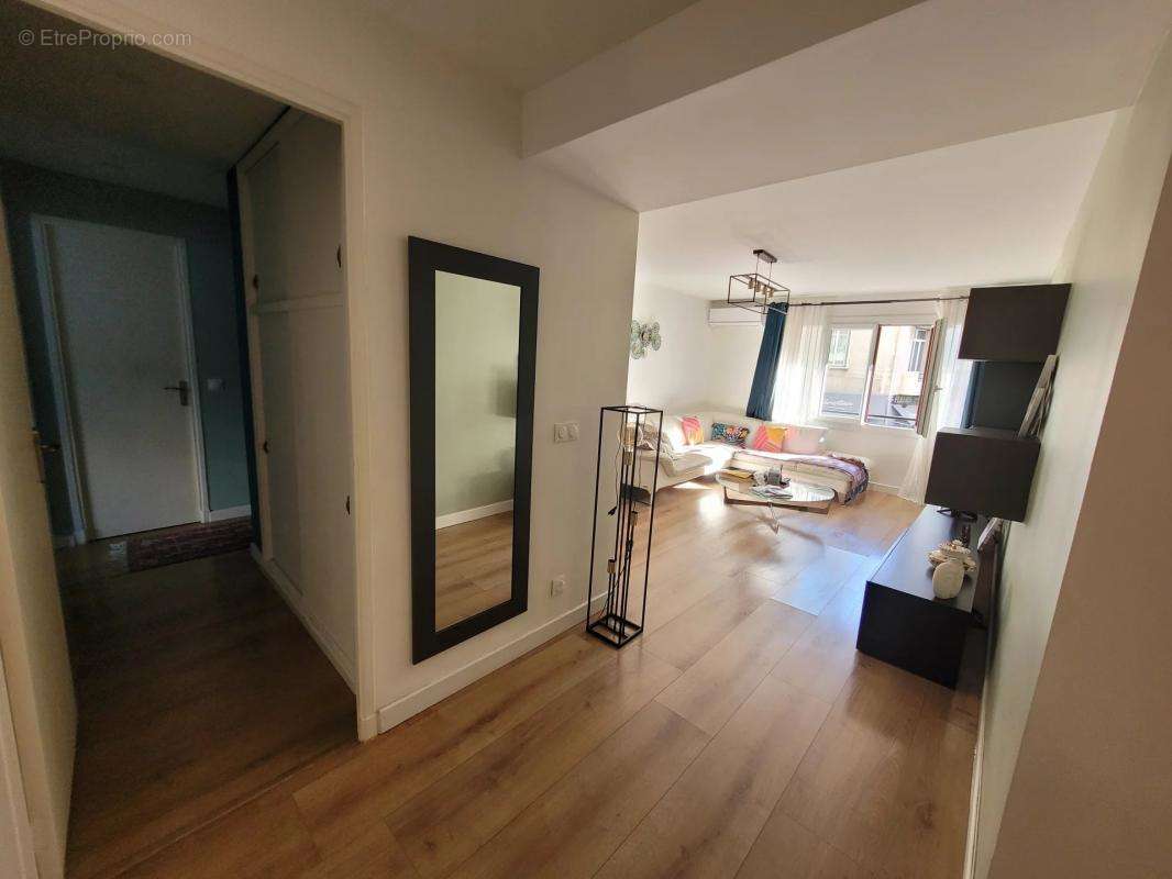 Appartement à MARSEILLE-5E