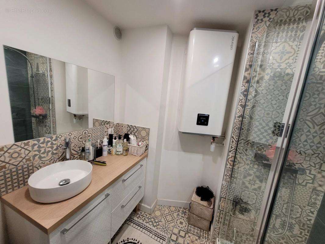 Appartement à MARSEILLE-5E