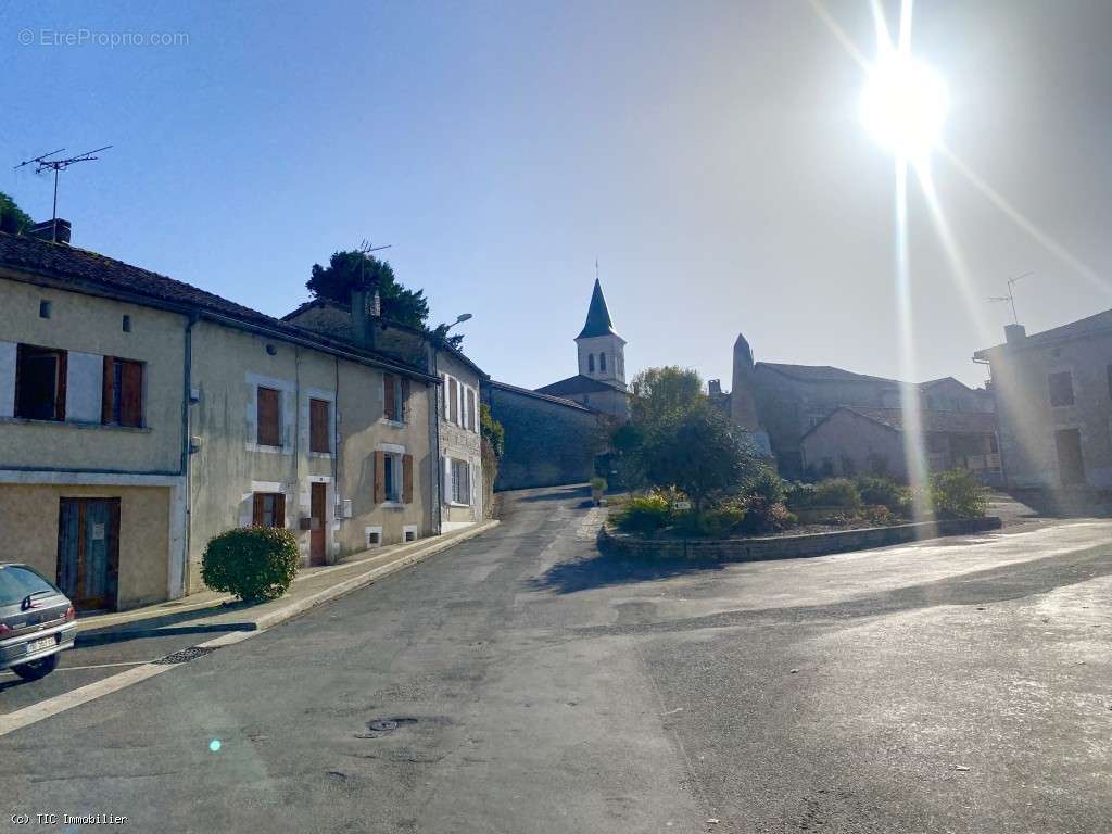 Maison à CHAMPAGNE-MOUTON