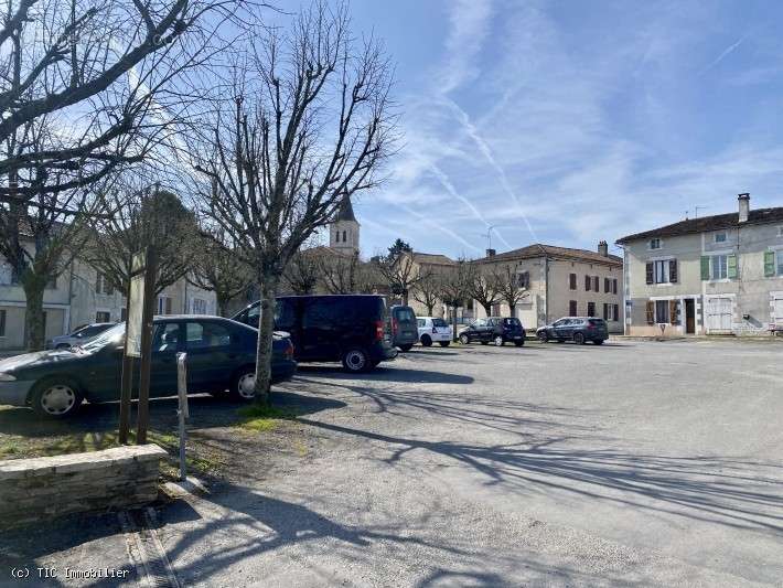 Maison à CHAMPAGNE-MOUTON