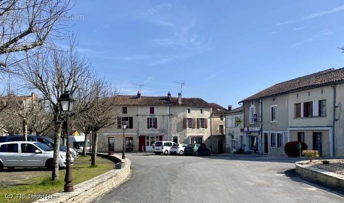 Maison à CHAMPAGNE-MOUTON