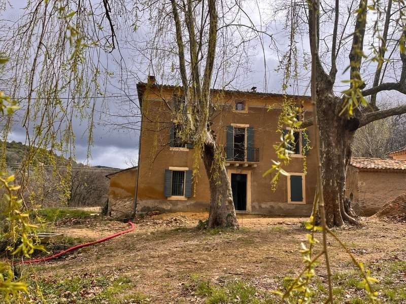 Maison à LA ROQUE-SUR-PERNES