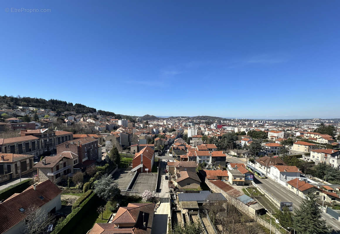 Appartement à SAINT-ETIENNE