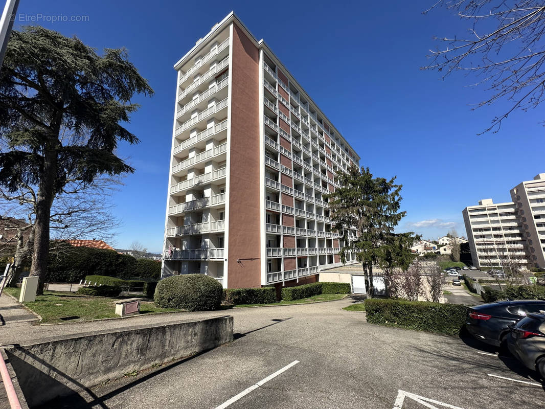 Appartement à SAINT-ETIENNE