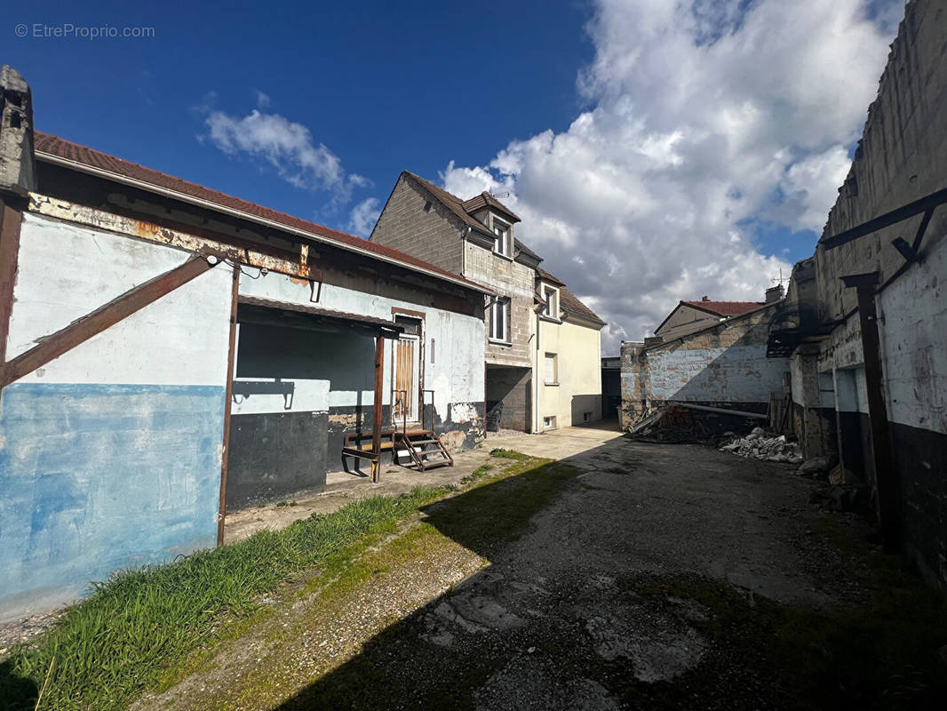 Appartement à SARTROUVILLE