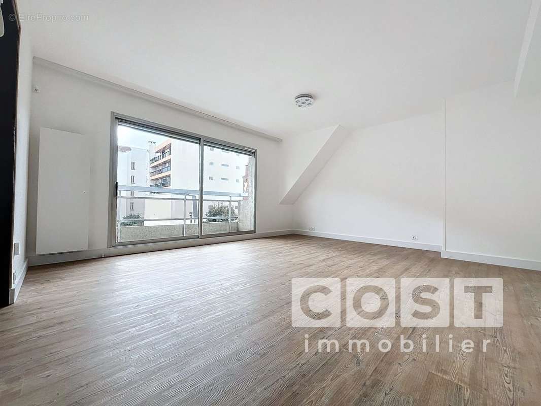 Appartement à ASNIERES-SUR-SEINE