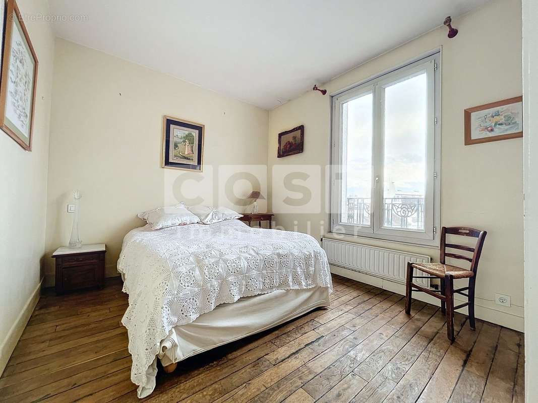 Appartement à COURBEVOIE