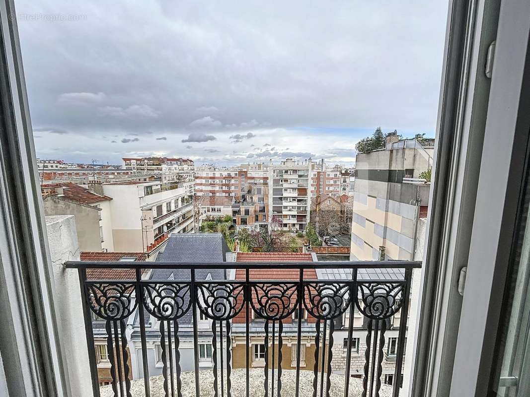 Appartement à COURBEVOIE