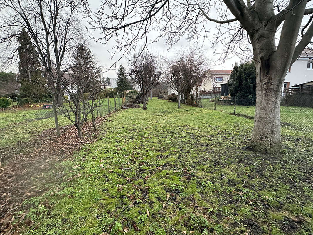 Terrain à CLERMONT-FERRAND