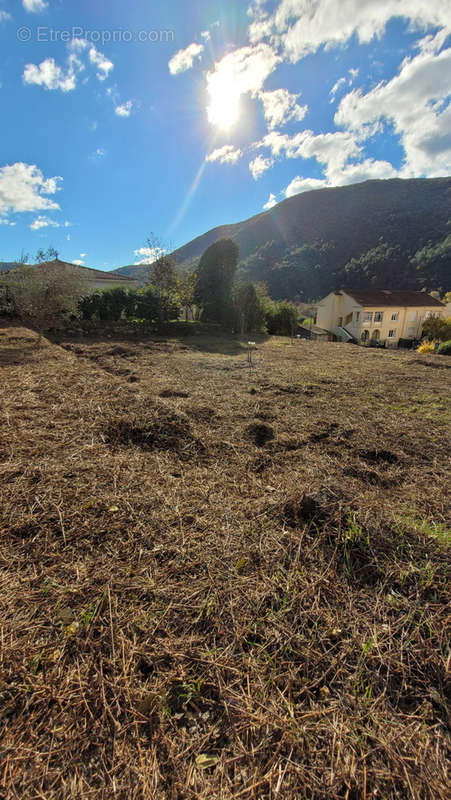 Terrain à LES MAGES