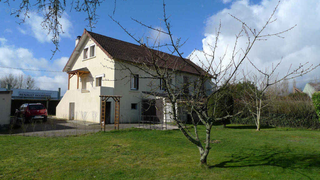 Maison à AUTUN