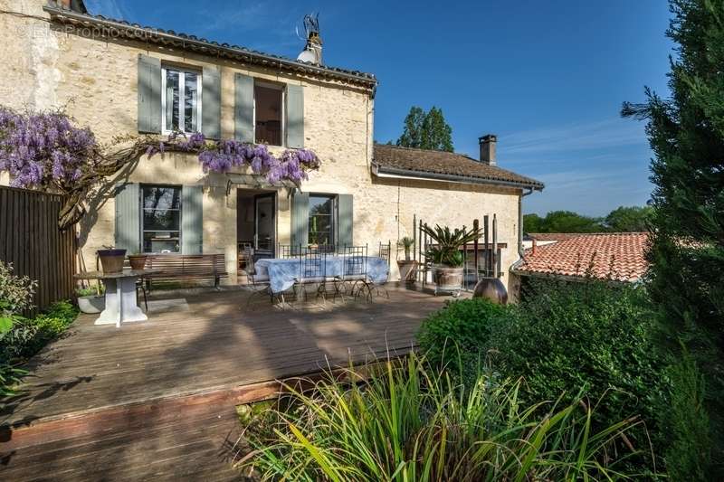 Maison à SAINT-CAPRAIS-DE-BORDEAUX