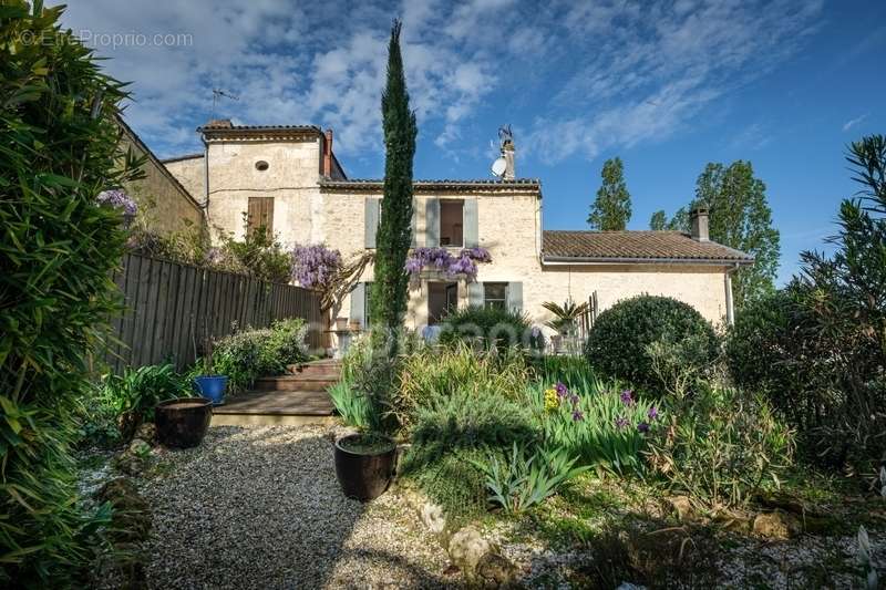 Maison à SAINT-CAPRAIS-DE-BORDEAUX