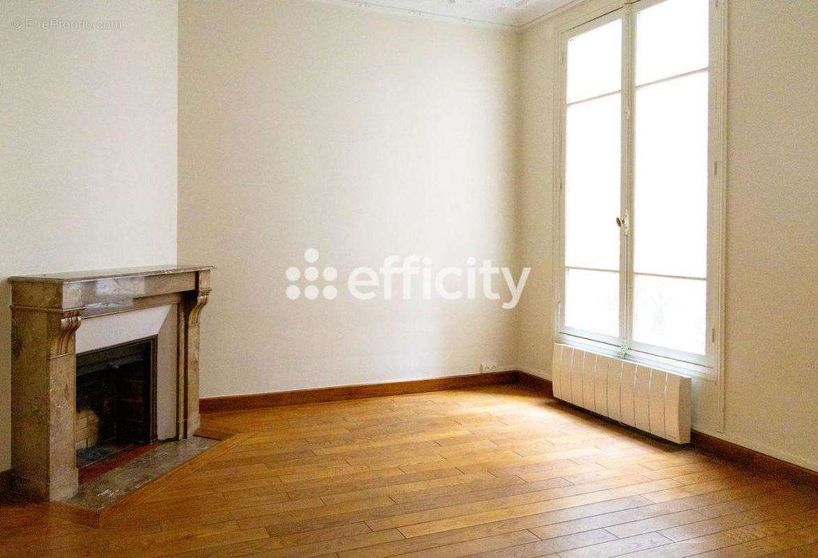 Appartement à PARIS-7E