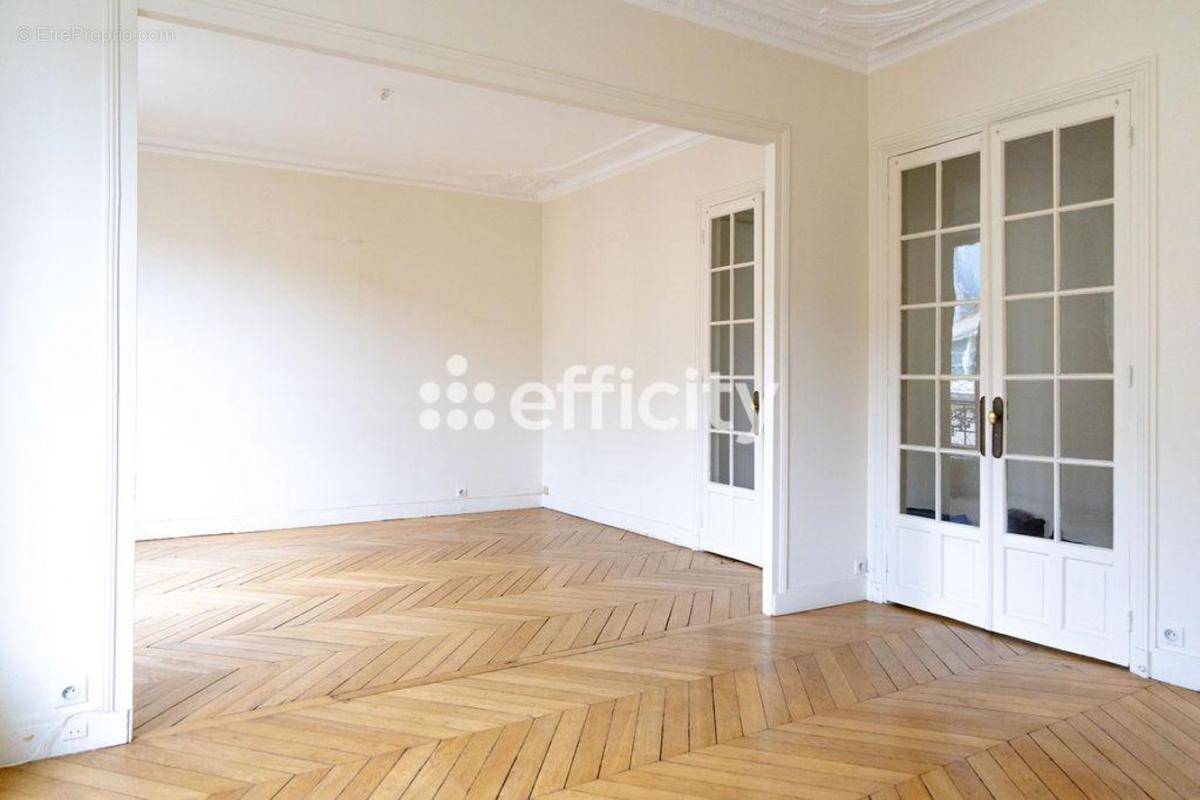 Appartement à PARIS-7E