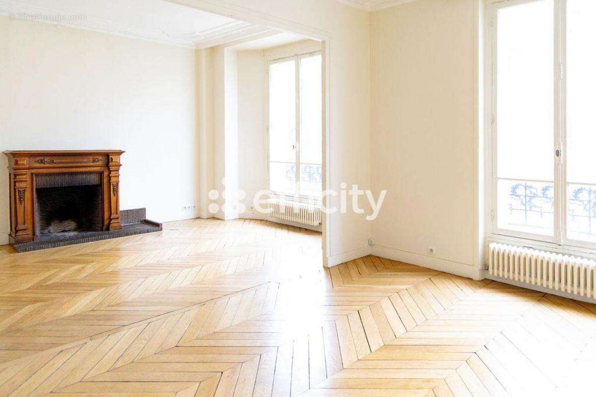 Appartement à PARIS-7E