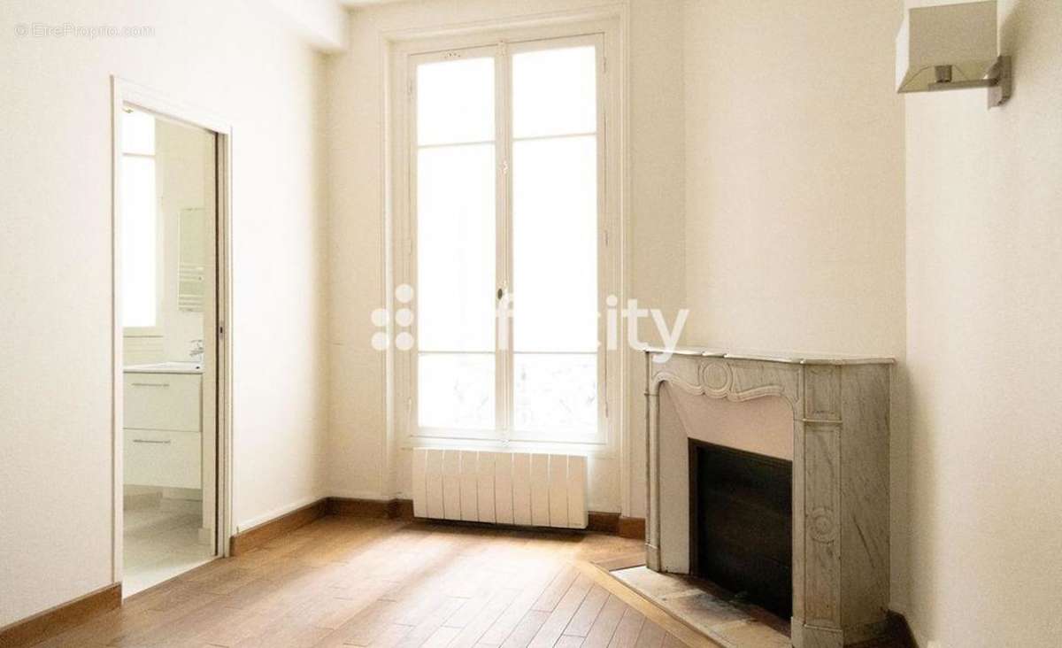 Appartement à PARIS-7E