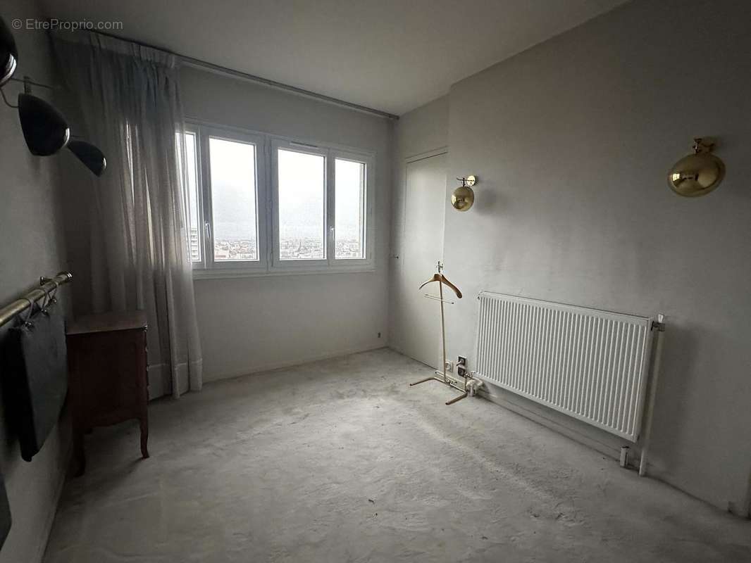 Photo 5 - Appartement à VILLEURBANNE