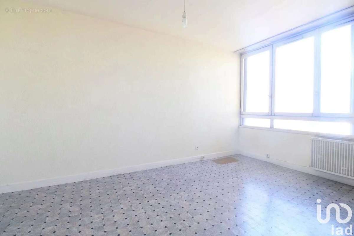 Photo 2 - Appartement à AUBERVILLIERS