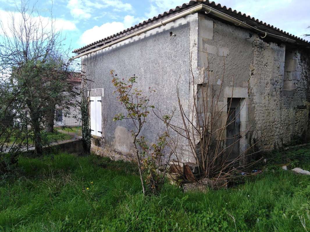 Maison à SAINT-GEORGES-ANTIGNAC