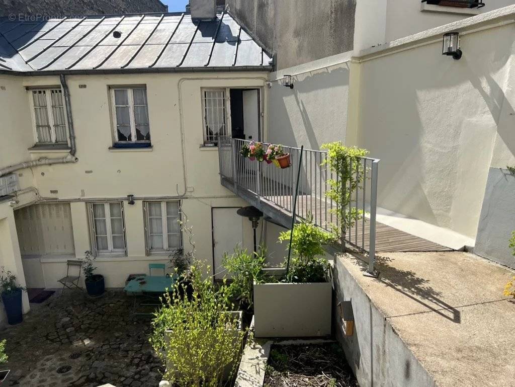 Appartement à PARIS-18E