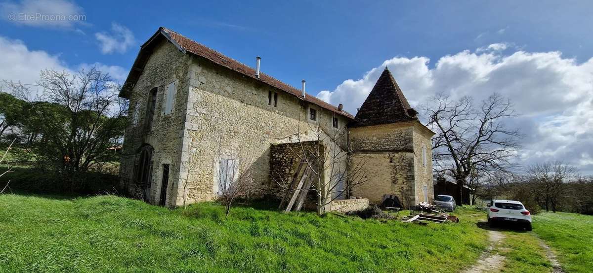 Maison à SAINT-CLAR