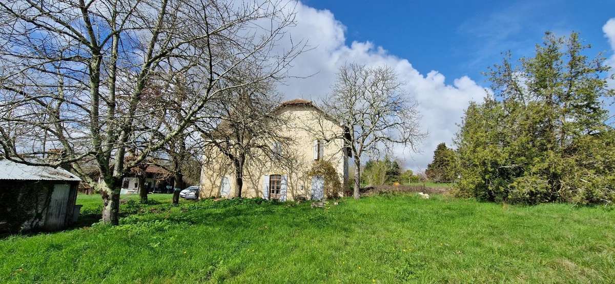 Maison à SAINT-CLAR