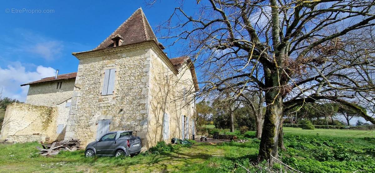 Maison à SAINT-CLAR