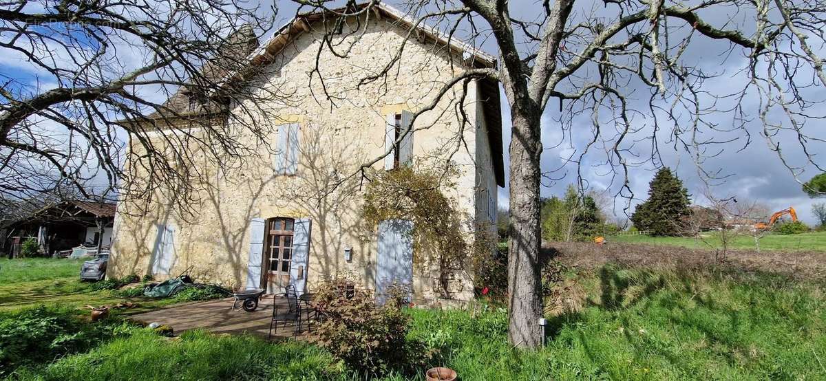 Maison à SAINT-CLAR