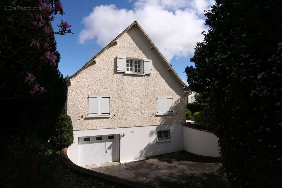 Maison à SAINT-CHERON