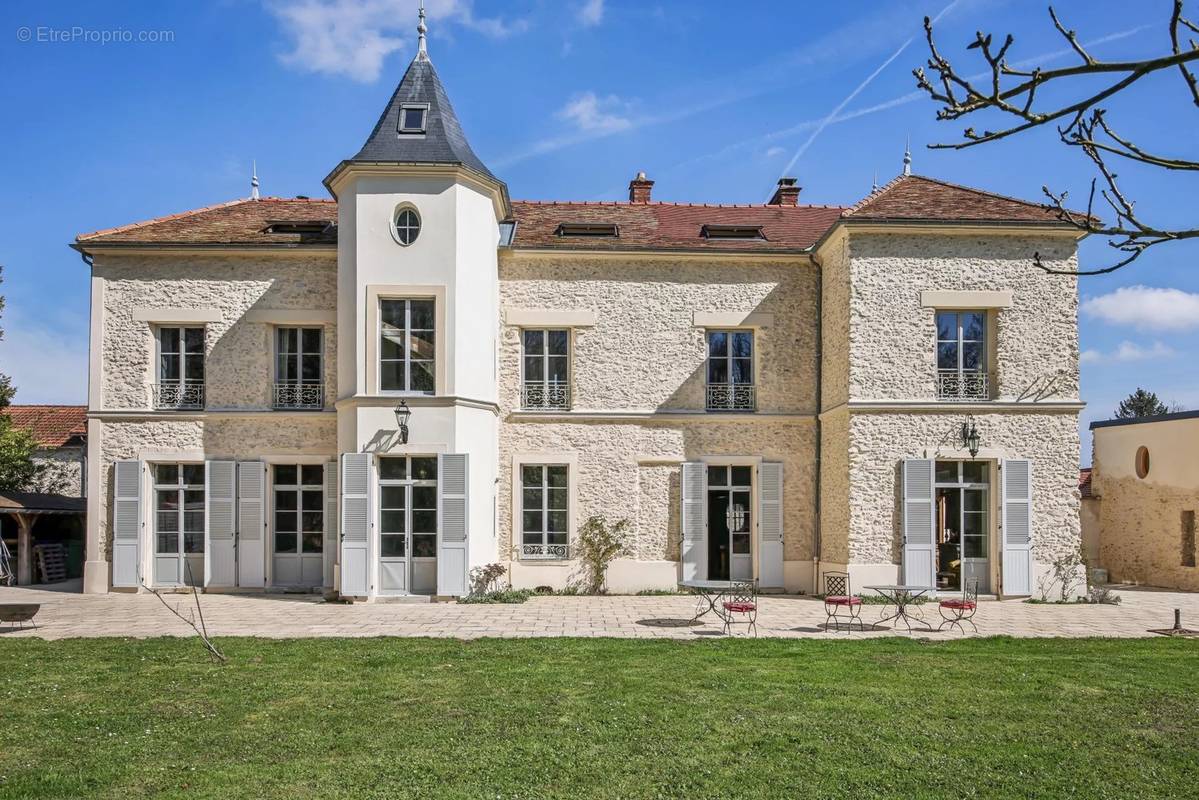 Maison à VIEILLE-EGLISE-EN-YVELINES