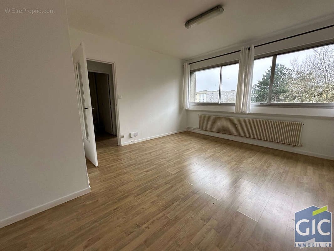 Appartement à HEROUVILLE-SAINT-CLAIR