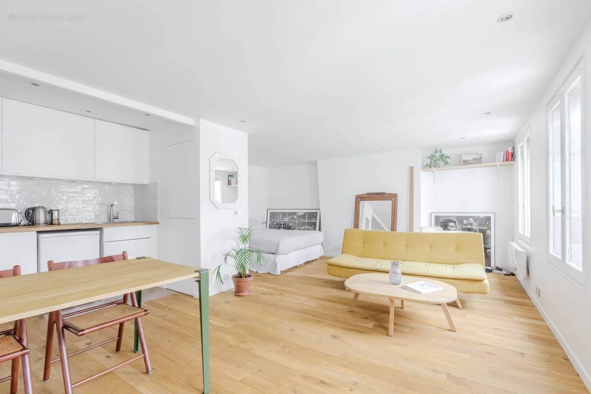 Appartement à PARIS-3E