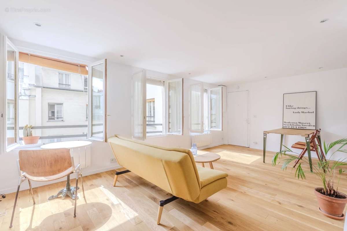 Appartement à PARIS-3E