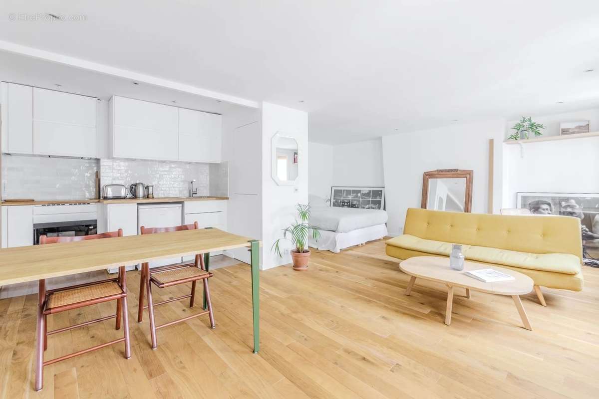 Appartement à PARIS-3E