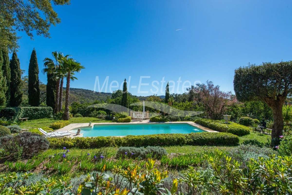 Maison à LA GARDE-FREINET