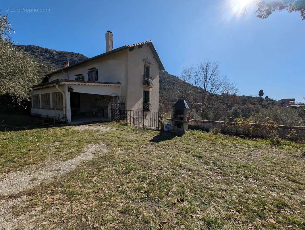 Maison à LUCERAM