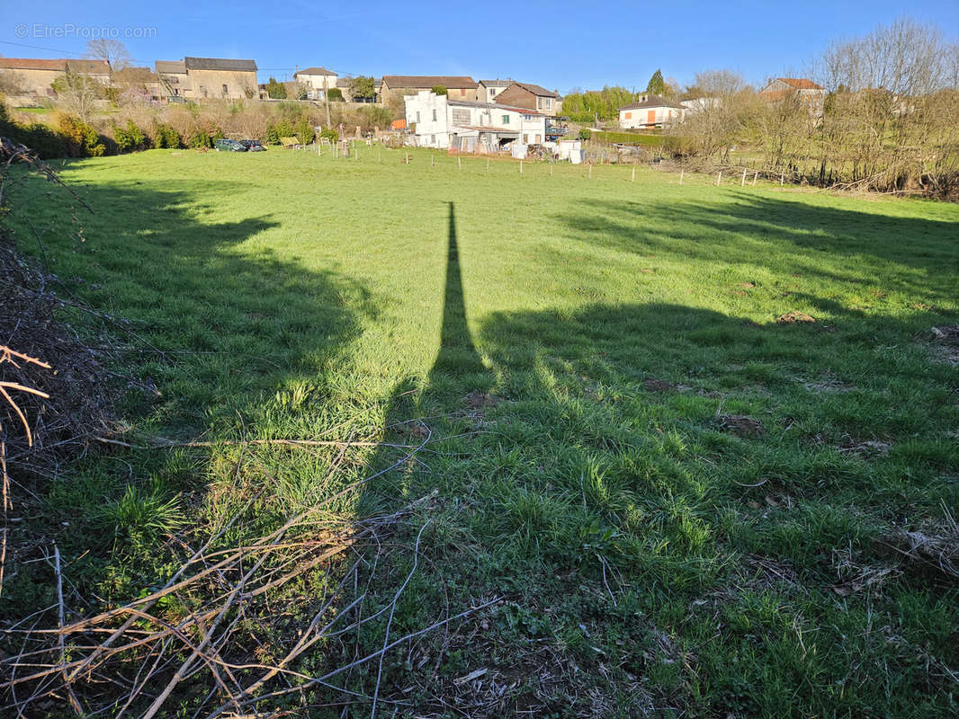 Terrain à MASLEON