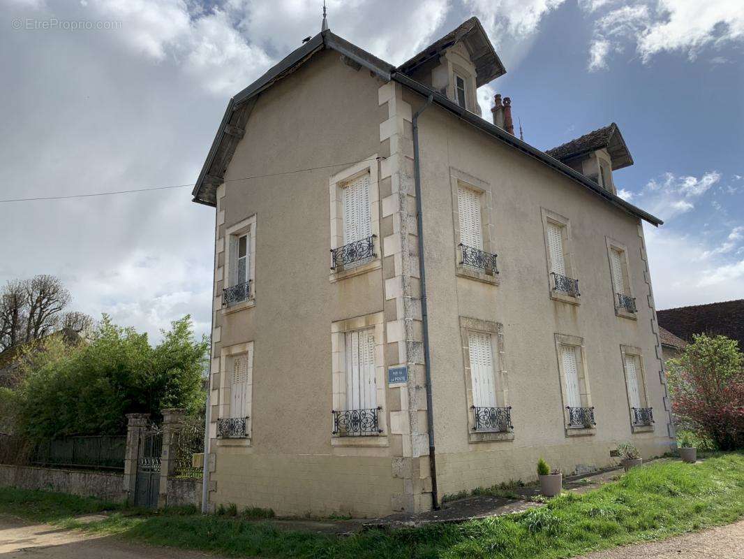 Maison à BRINON-SUR-BEUVRON