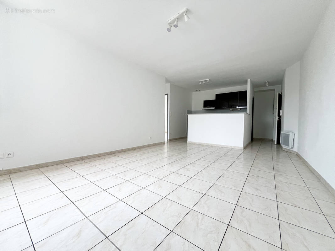 Appartement à LAMALOU-LES-BAINS