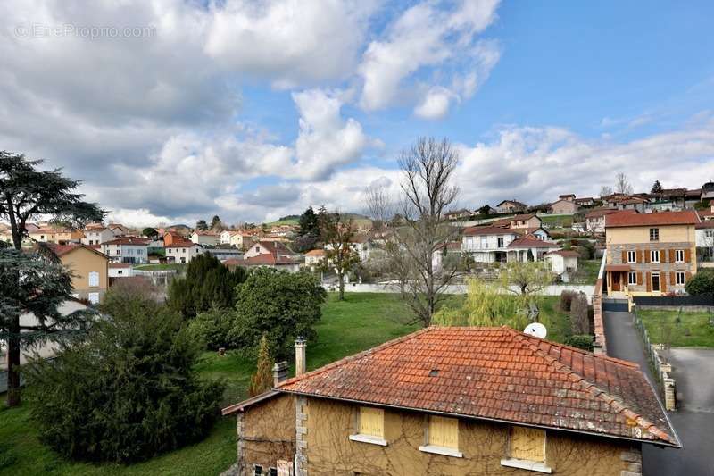 Appartement à PONTCHARRA-SUR-TURDINE