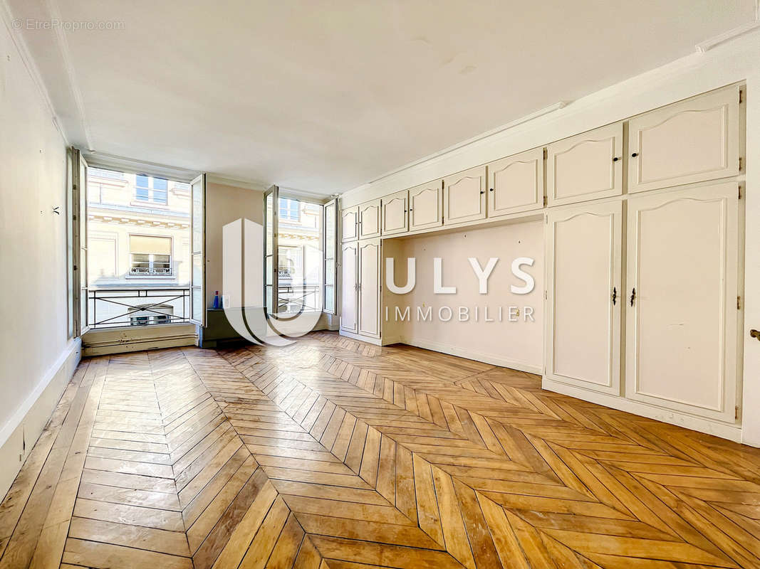 Appartement à PARIS-8E