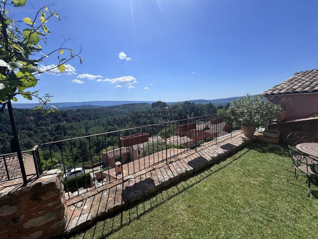 Maison à ROUSSILLON