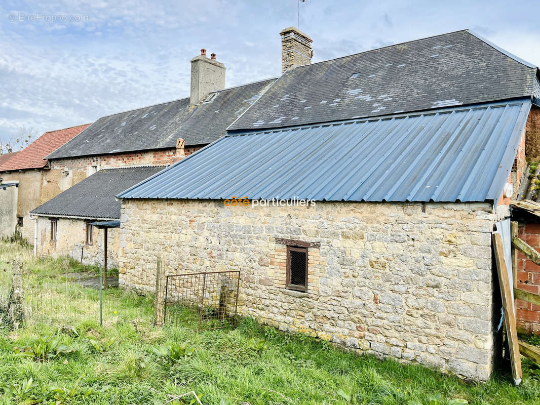 Maison à MONTMARTIN-EN-GRAIGNES