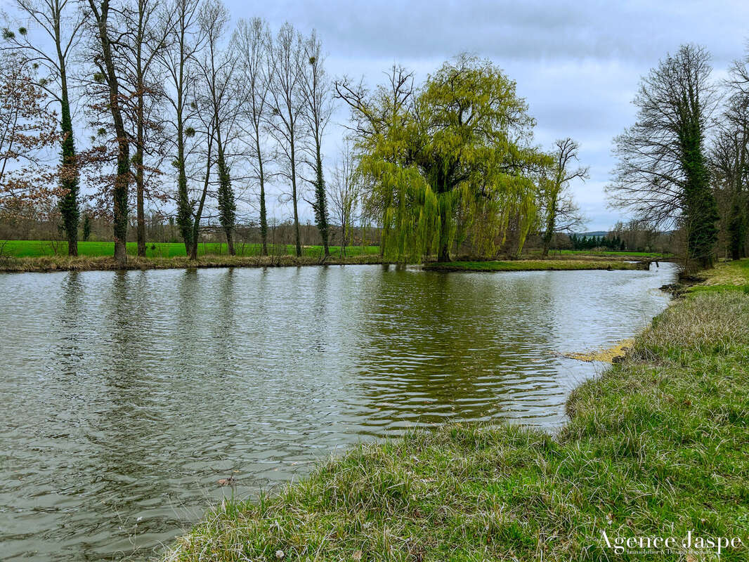 Autre à SURY-LE-COMTAL