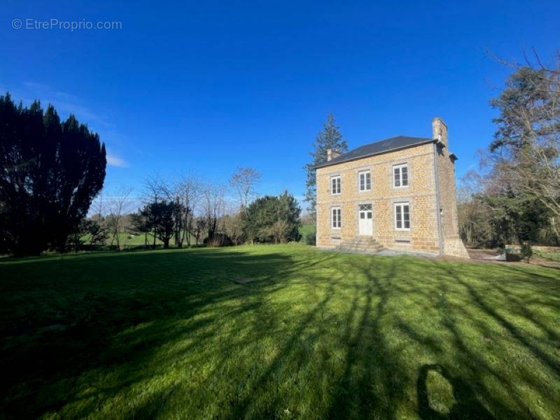 Maison à LE BENY-BOCAGE