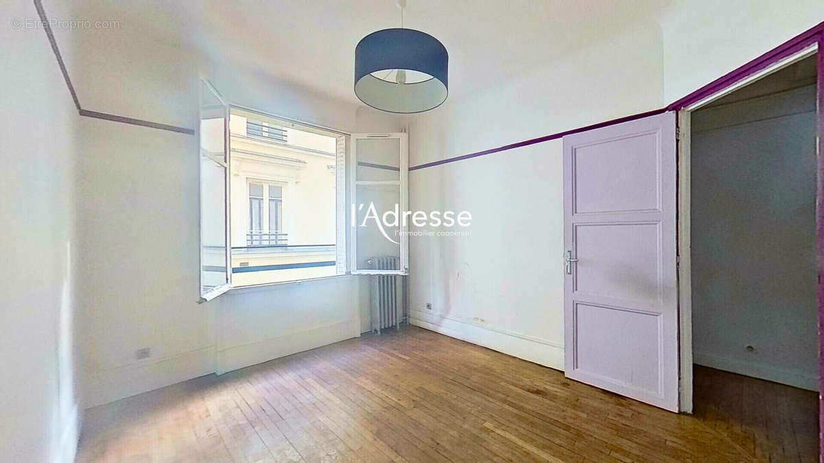 Appartement à PARIS-14E