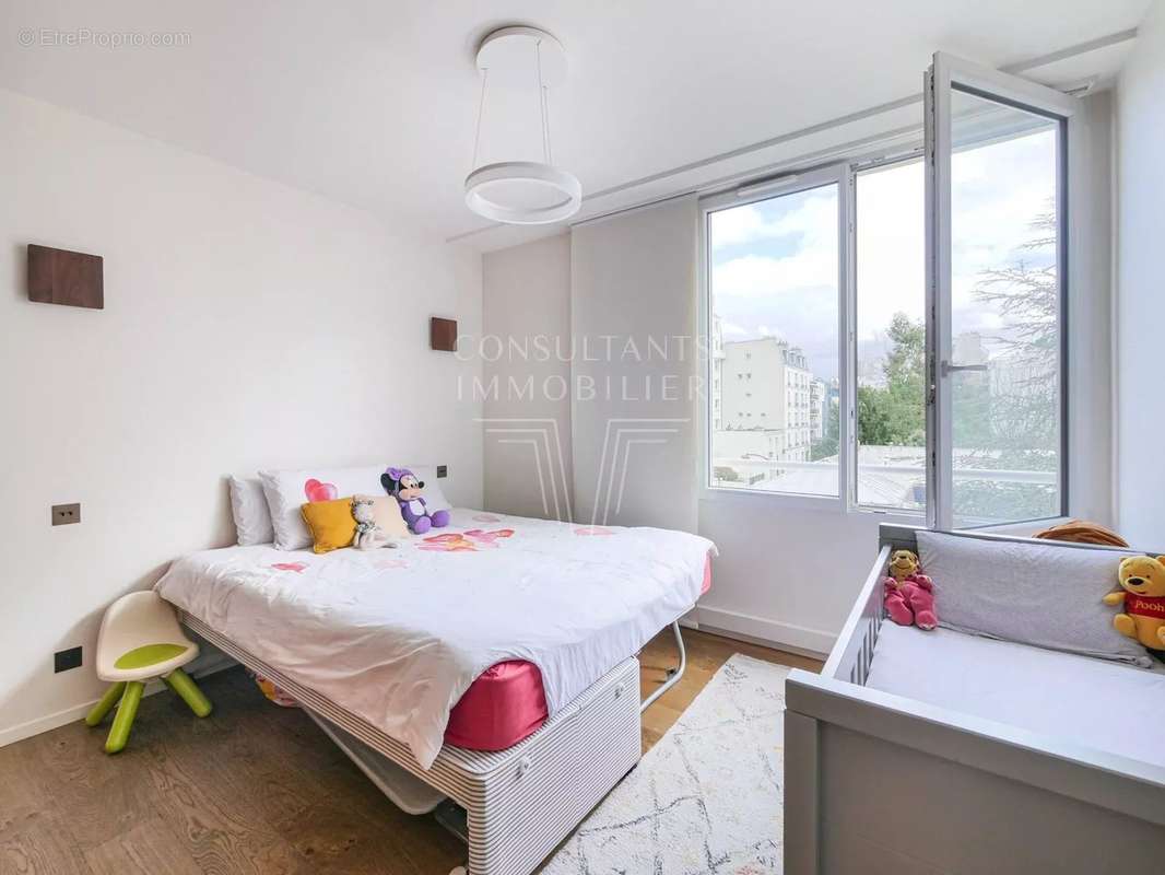 Appartement à NEUILLY-SUR-SEINE