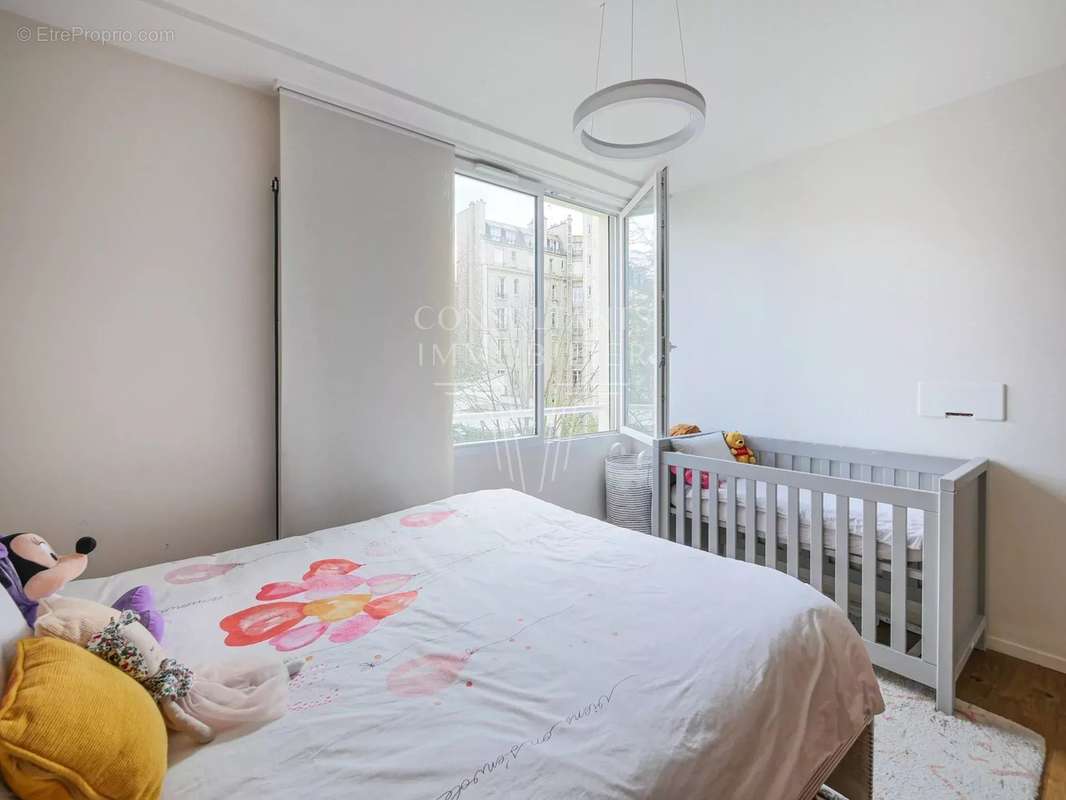 Appartement à NEUILLY-SUR-SEINE