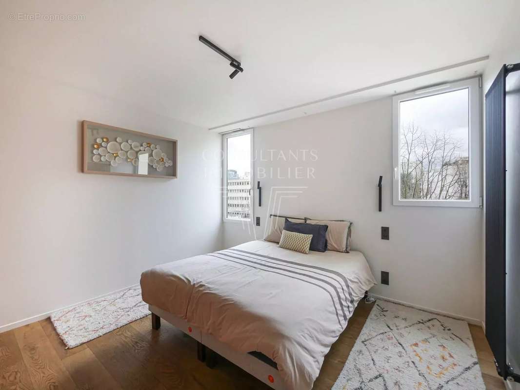 Appartement à NEUILLY-SUR-SEINE